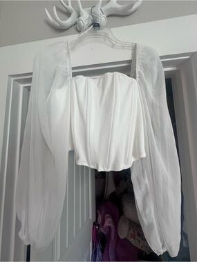 vestique White Square Neck Puff Sleeve Crop Top